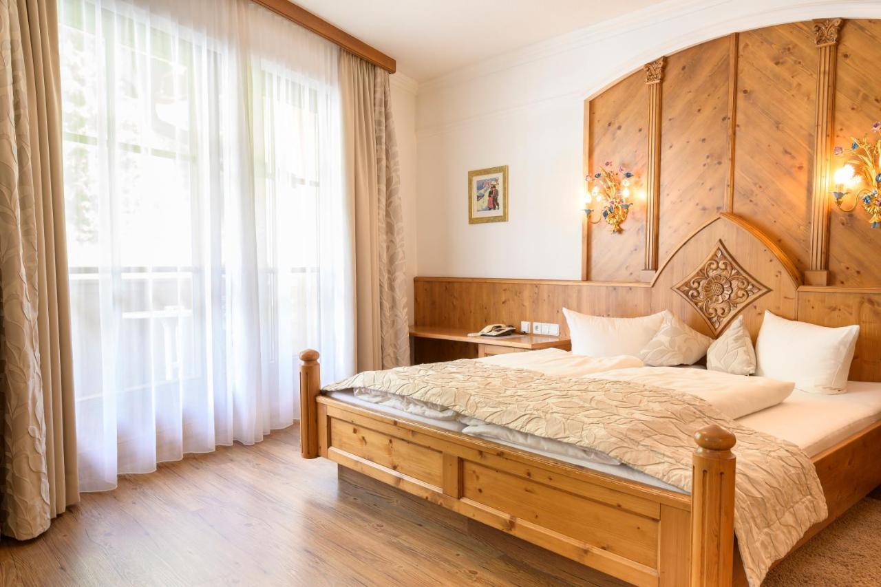אישגל Hotel Garni Castel B&B מראה חיצוני תמונה